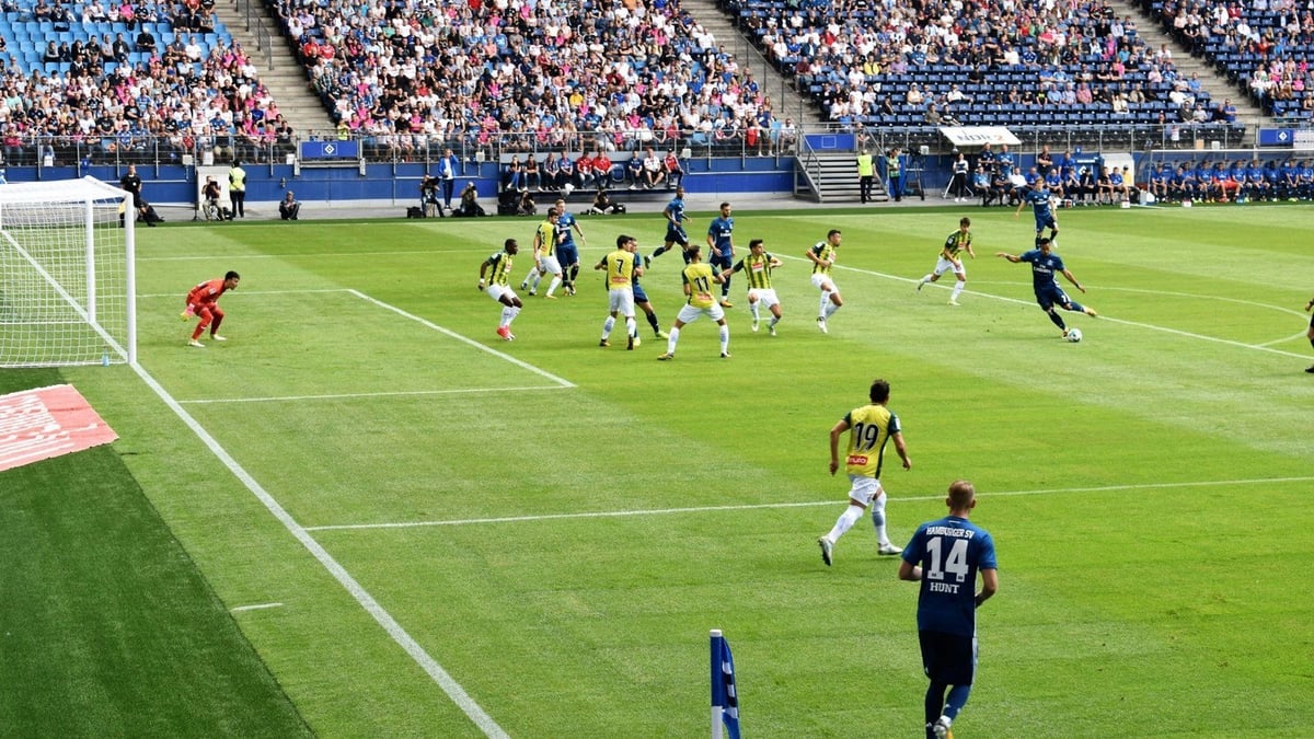 En fotbollsmatch med statistikspel.
