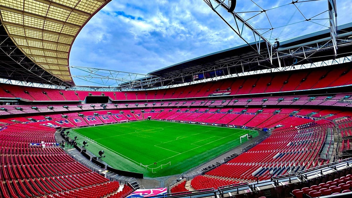 Stillbild från Wembley Stadium där flera stora Premier League-matcher spelas.
