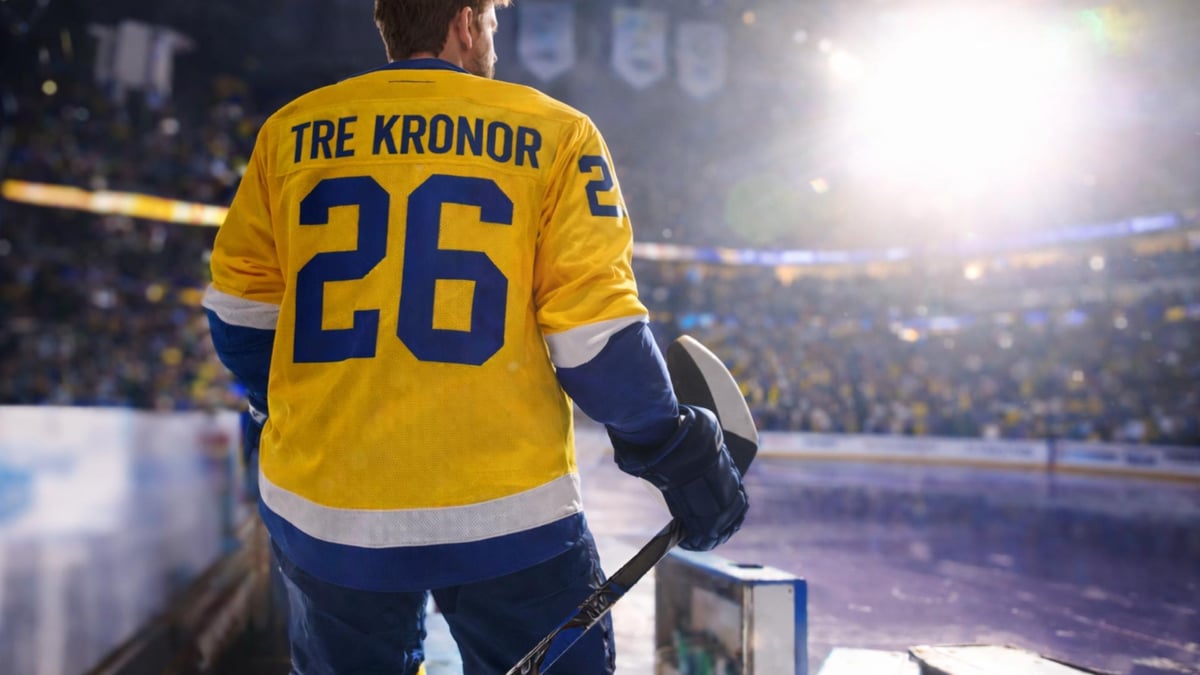 En stillbild på tre kronor spelare som gör sig redo för att gå ut på os-rinken.