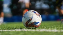 En närbil på en fotboll